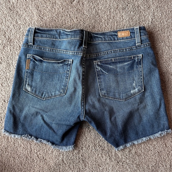 Paige Jimmy Jimmy Denim Shorts w Raw Hem & Medium Wash, Size 28 - Picture 1 of 3
